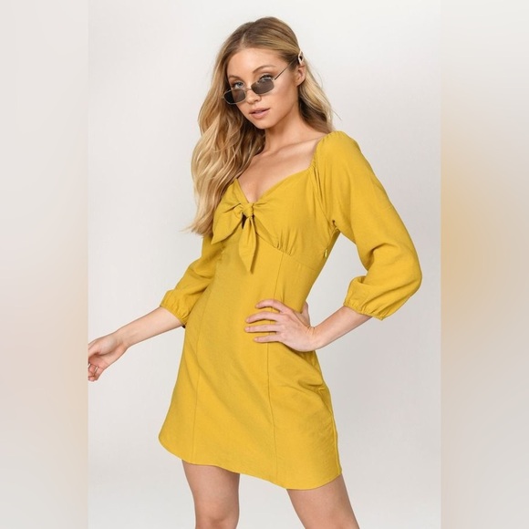 Le lis marigold puff sleeve tie front dress nwt - Picture 2 of 4